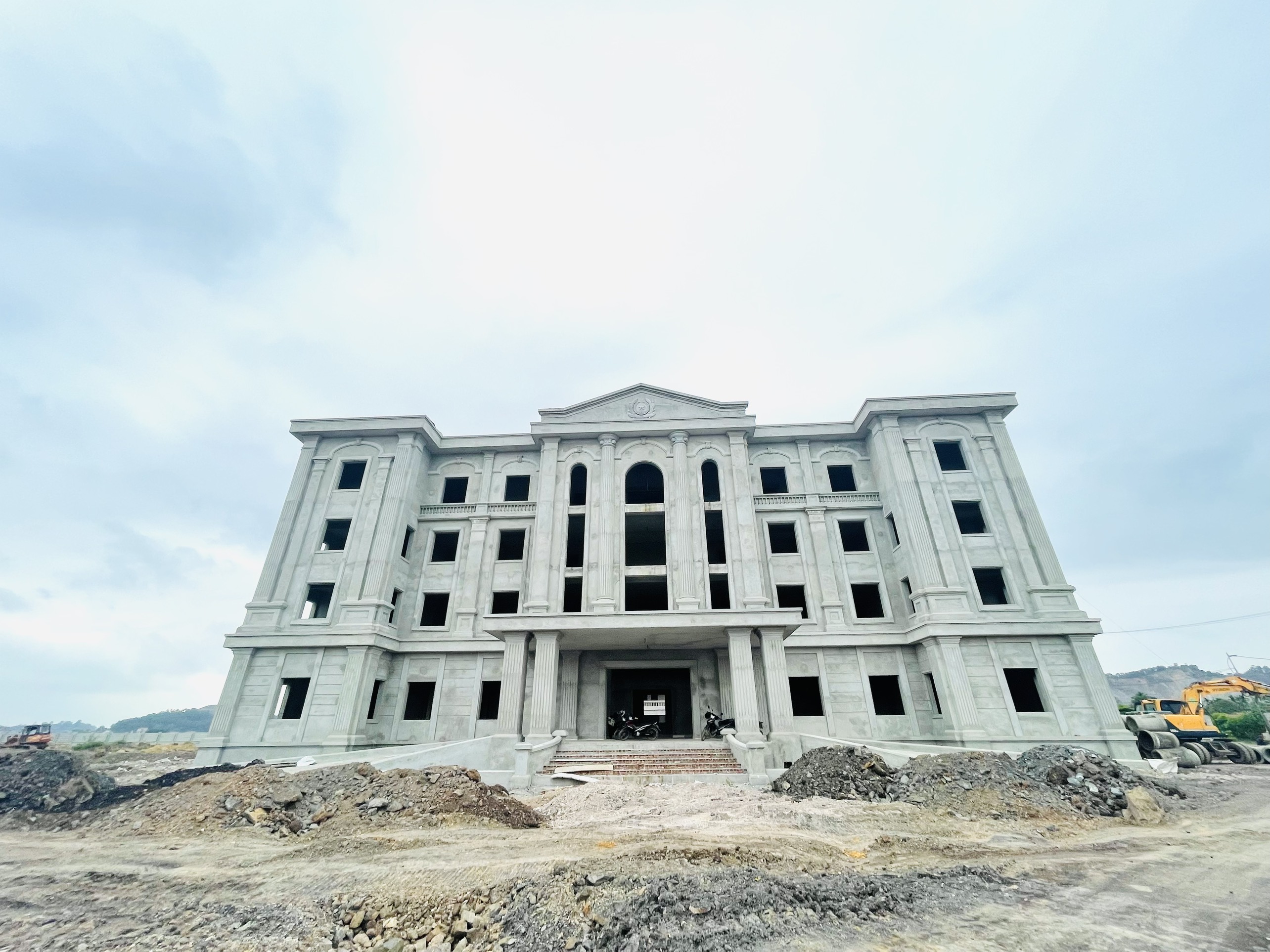 Triển khai thi công sơn công trình tại huyện Gia Viễn, Ninh Bình